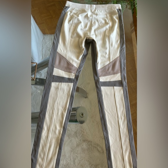 BCBGMaxAzria funky, sexy panel leggings, never been worn - Picture 4 of 4